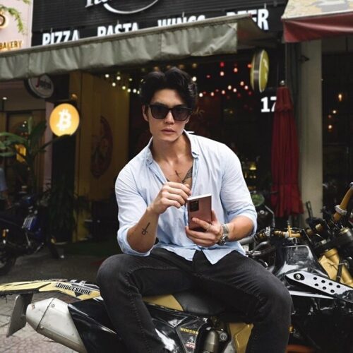 người yêu cũ Thảo Nhi Lê cực bảnh trên mô tô người yêu cũ Thảo Nhi Lê cực bảnh trên mô tô