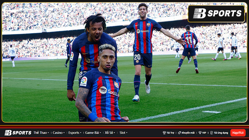 Barca hạ Valencia, bỏ xa Real Madrid Barca hạ Valencia, bỏ xa Real Madrid