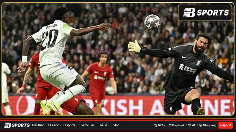 Benzema ghi màn giúp Real Madrid loại Liverpool Benzema ghi màn giúp Real Madrid loại Liverpool