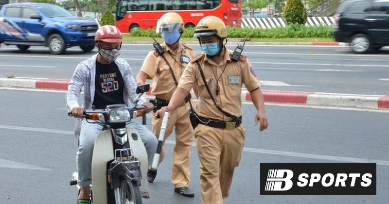 Mơ bị công an bắt phạt tiền là điềm báo không may mắn Mơ bị công an bắt phạt tiền là điềm báo không may mắn