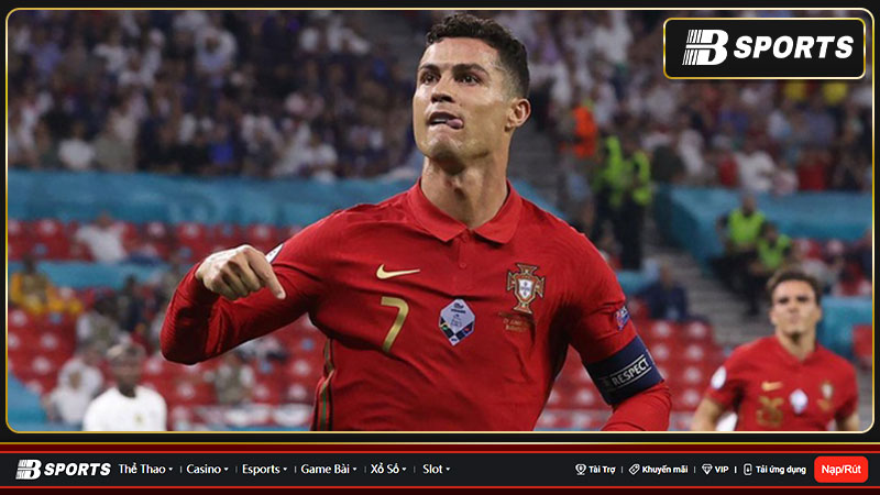 Ronaldo vẫn thi đấu cho Bồ Đào Nha, tân HLV Roberto Martinez đảm bảo tương lai của CR7 Ronaldo vẫn thi đấu cho Bồ Đào Nha, tân HLV Roberto Martinez đảm bảo tương lai của CR7