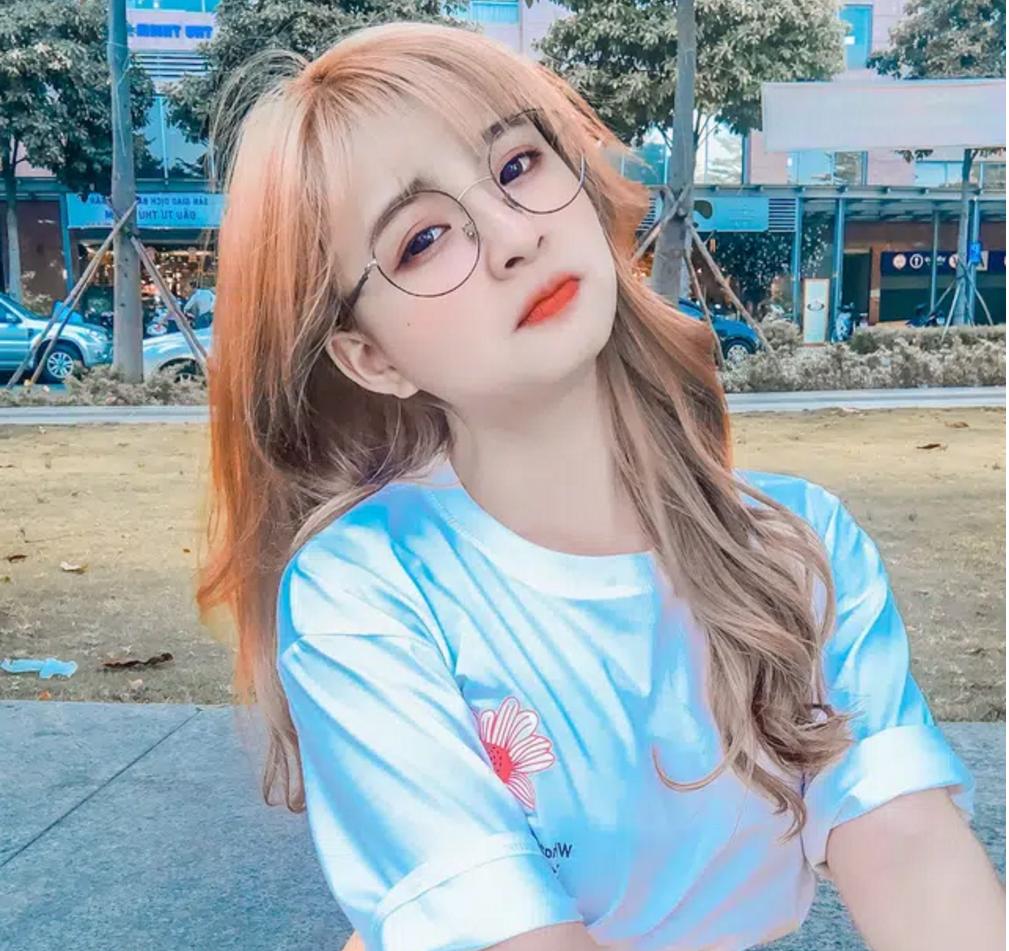 Con đường sự nghiệp của cô nàng streamer Mèo 2k4 Con đường sự nghiệp của cô nàng streamer Mèo 2k4