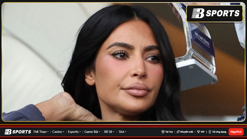 Kim Kardashian bị cấm đến sân bóng vì bị “nguyền rủa” Kim Kardashian bị cấm đến sân bóng vì bị “nguyền rủa”