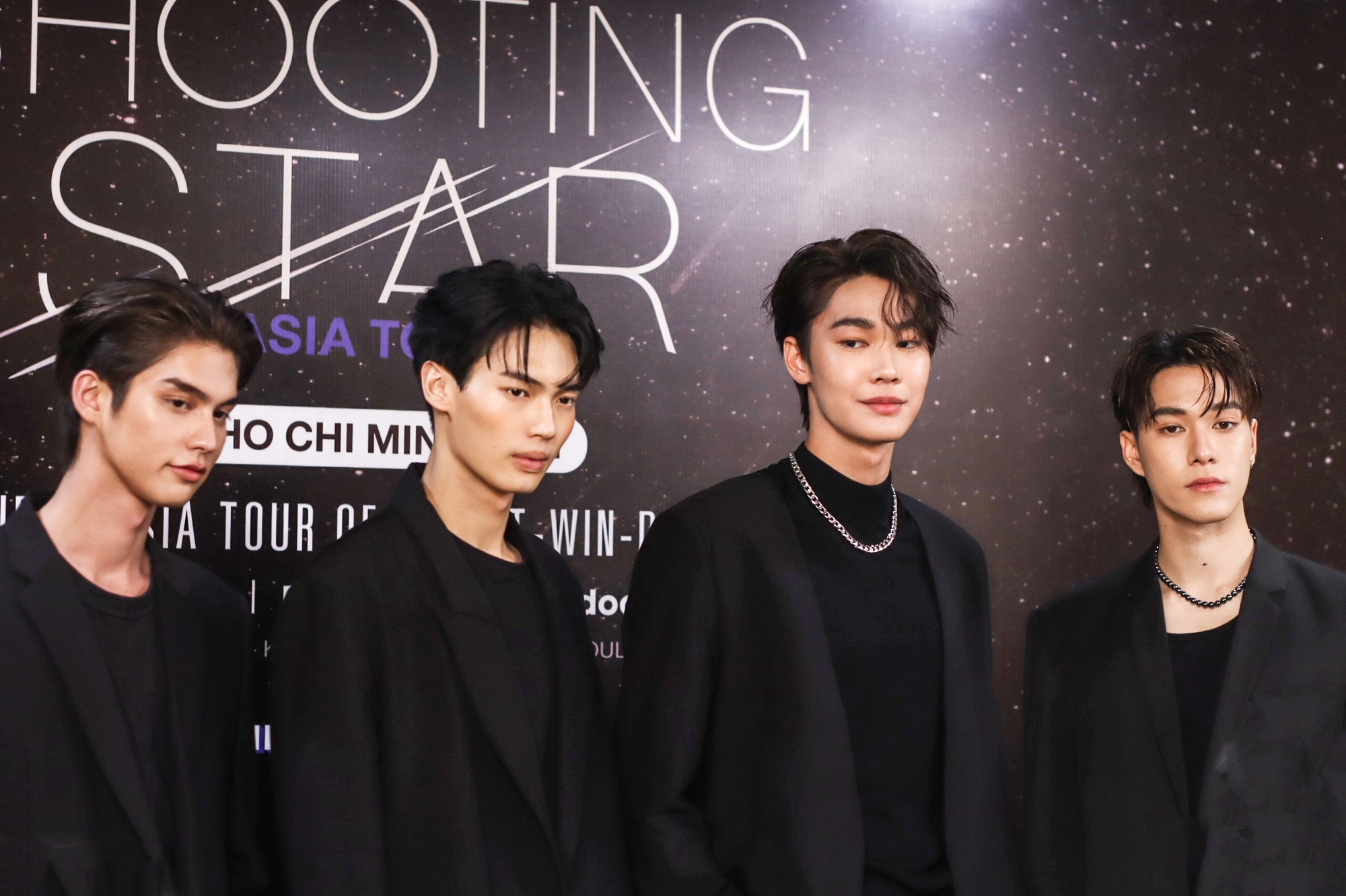 F4 tại buổi meeting tại Việt Nam F4 tại buổi meeting tại Việt Nam
