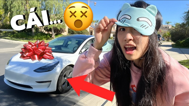 Jenny Huỳnh sở hữu kênh nhiều lượt view dù tuổi còn khá trẻ Jenny Huỳnh sở hữu kênh nhiều lượt view dù tuổi còn khá trẻ