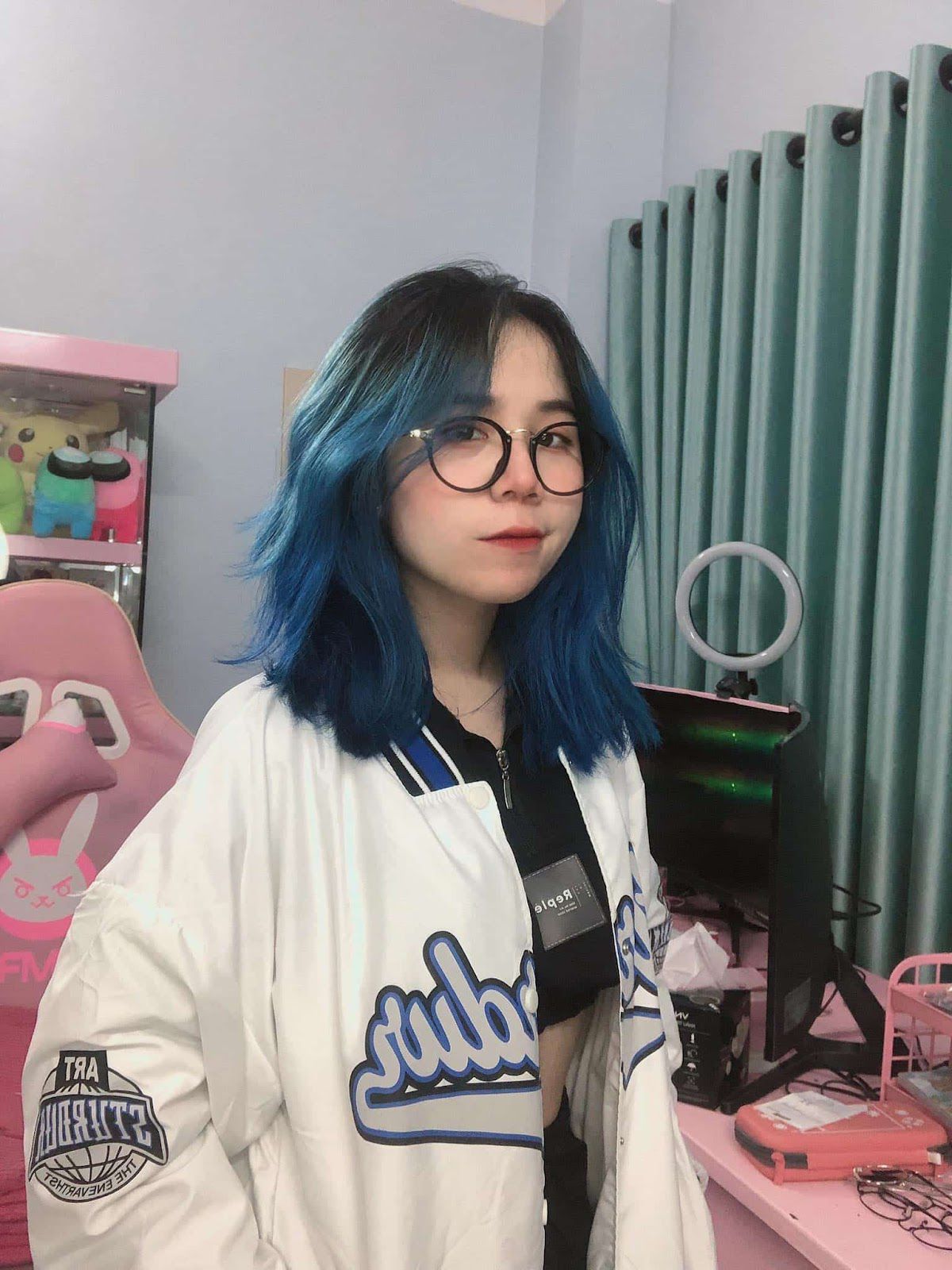 Cuộc sống của cô nàng sau hàng loạt phốt Cuộc sống của cô nàng sau hàng loạt phốt