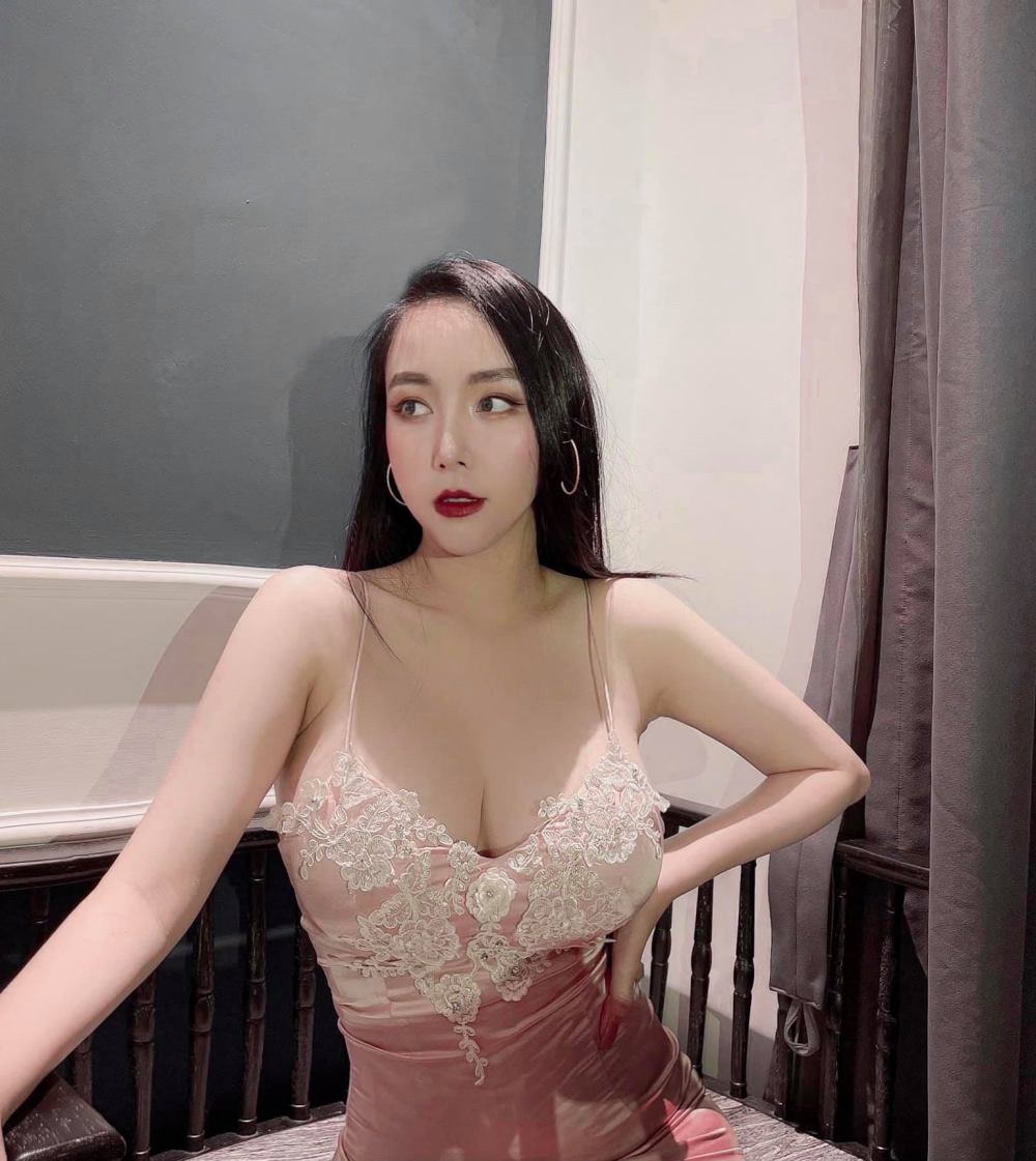 Xinh đẹp, quyến rũ như thế này bảo sao Khắc Việt luôn mê mệt Xinh đẹp, quyến rũ như thế này bảo sao Khắc Việt luôn mê mệt
