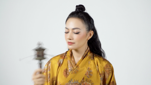 Tinna Tình kể về bản thân muốn thật sự lan tỏa sự từ bi, sự yêu thương, an lạc đến với mọi người Tinna Tình kể về bản thân muốn thật sự lan tỏa sự từ bi, sự yêu thương, an lạc đến với mọi người